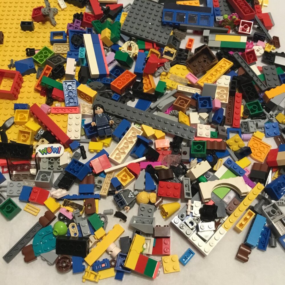 Great colorful lot of Lego pieces - lots of different shapes, colors, etc. - Picture 8 of 8